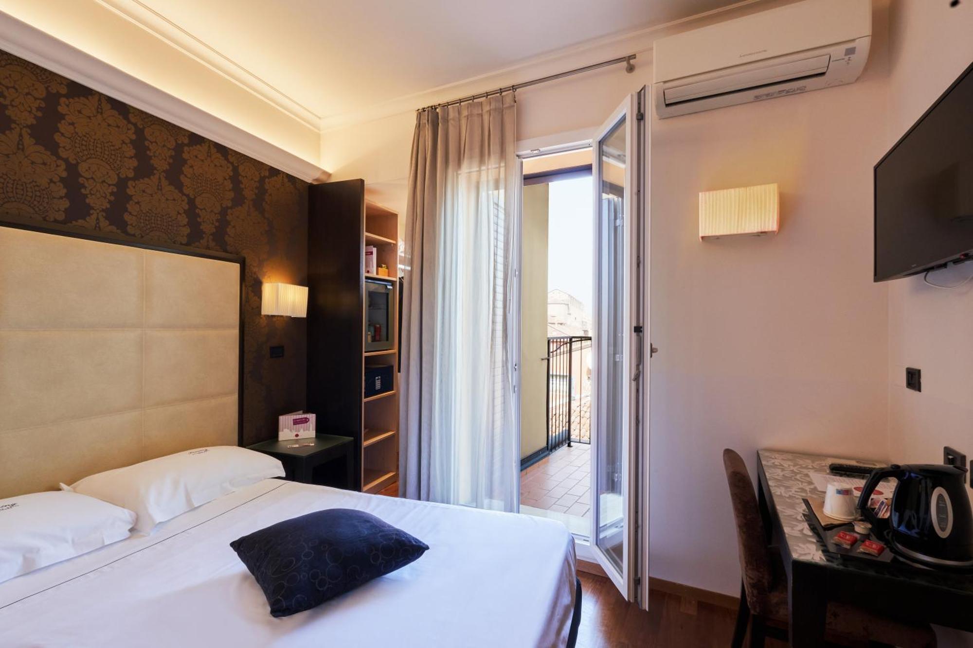 Hotel Touring Болонья Екстер'єр фото