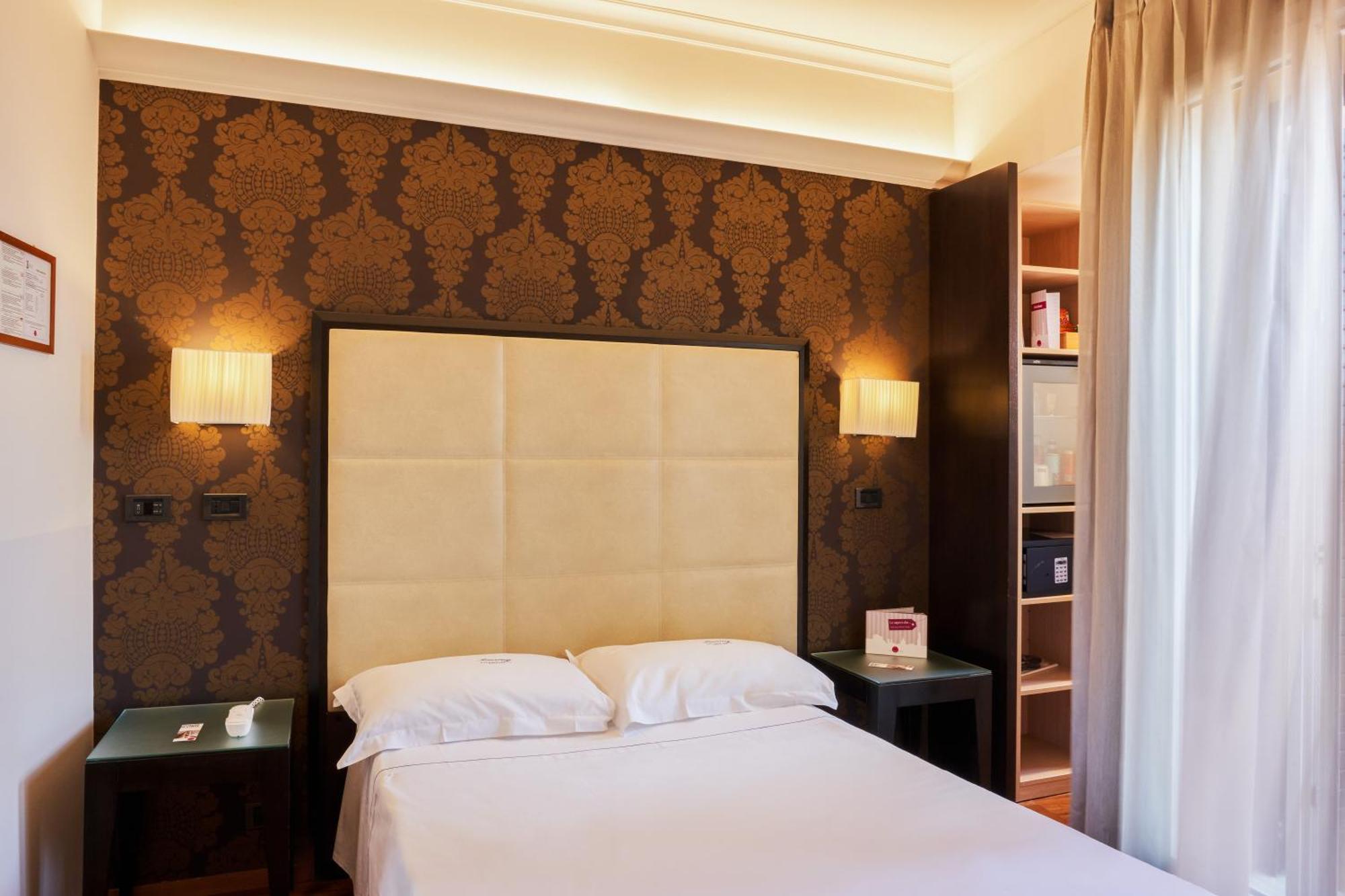 Hotel Touring Болонья Екстер'єр фото